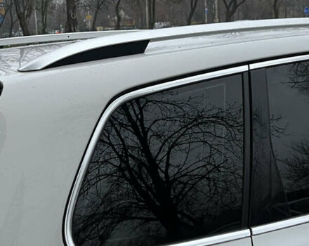 Белый Фольксваген Туарег, объемом двигателя 3 л и пробегом 215 тыс. км за 16700 $, фото 5 на Automoto.ua