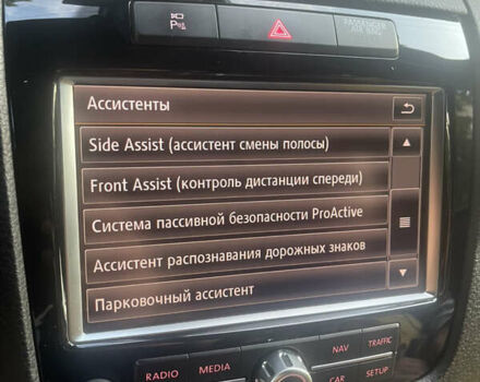 Белый Фольксваген Туарег, объемом двигателя 2.97 л и пробегом 242 тыс. км за 19999 $, фото 18 на Automoto.ua