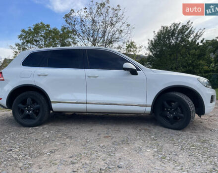 Белый Фольксваген Туарег, объемом двигателя 2.97 л и пробегом 257 тыс. км за 21000 $, фото 4 на Automoto.ua