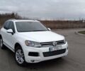 Белый Фольксваген Туарег, объемом двигателя 2.97 л и пробегом 290 тыс. км за 18000 $, фото 1 на Automoto.ua