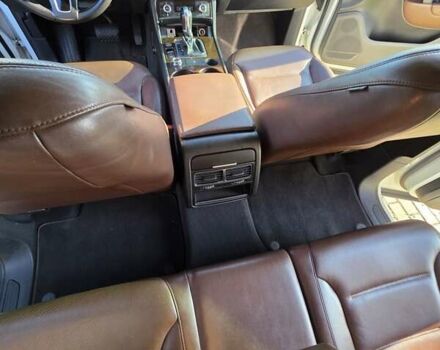 Белый Фольксваген Туарег, объемом двигателя 3 л и пробегом 216 тыс. км за 24000 $, фото 8 на Automoto.ua