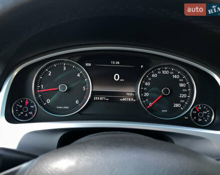 Белый Фольксваген Туарег, объемом двигателя 2.97 л и пробегом 255 тыс. км за 18900 $, фото 20 на Automoto.ua