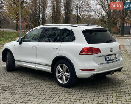 Белый Фольксваген Туарег, объемом двигателя 2.97 л и пробегом 260 тыс. км за 22500 $, фото 24 на Automoto.ua