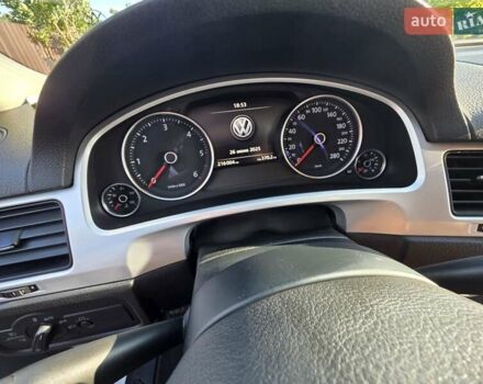 Белый Фольксваген Туарег, объемом двигателя 3 л и пробегом 216 тыс. км за 24000 $, фото 3 на Automoto.ua