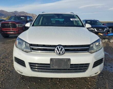 Білий Фольксваген Туарег, об'ємом двигуна 3 л та пробігом 151 тис. км за 1900 $, фото 4 на Automoto.ua