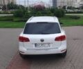 Білий Фольксваген Туарег, об'ємом двигуна 3 л та пробігом 146 тис. км за 25000 $, фото 2 на Automoto.ua