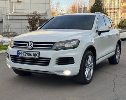 Белый Фольксваген Туарег, объемом двигателя 3 л и пробегом 220 тыс. км за 17700 $, фото 1 на Automoto.ua
