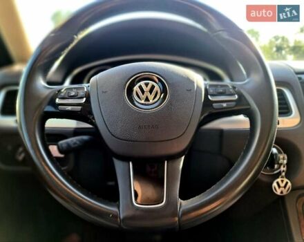 Белый Фольксваген Туарег, объемом двигателя 2.97 л и пробегом 195 тыс. км за 19700 $, фото 28 на Automoto.ua