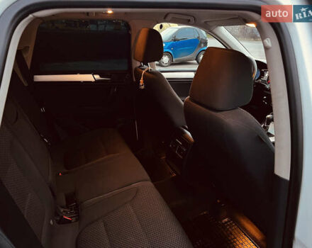 Білий Фольксваген Туарег, об'ємом двигуна 2.97 л та пробігом 344 тис. км за 15900 $, фото 16 на Automoto.ua