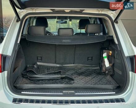 Білий Фольксваген Туарег, об'ємом двигуна 3 л та пробігом 239 тис. км за 19300 $, фото 24 на Automoto.ua