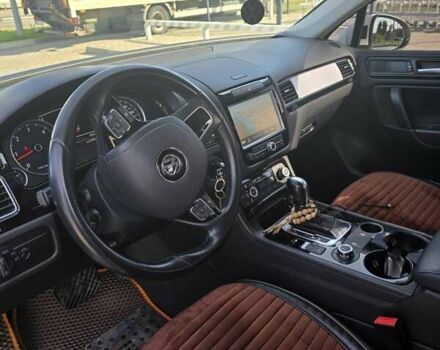 Белый Фольксваген Туарег, объемом двигателя 2.97 л и пробегом 190 тыс. км за 22500 $, фото 7 на Automoto.ua