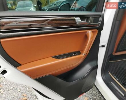 Белый Фольксваген Туарег, объемом двигателя 2.97 л и пробегом 222 тыс. км за 18999 $, фото 32 на Automoto.ua