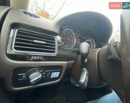 Белый Фольксваген Туарег, объемом двигателя 2.97 л и пробегом 260 тыс. км за 22500 $, фото 69 на Automoto.ua