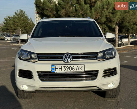 Белый Фольксваген Туарег, объемом двигателя 2.97 л и пробегом 220 тыс. км за 17700 $, фото 7 на Automoto.ua