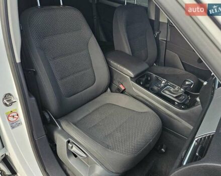 Белый Фольксваген Туарег, объемом двигателя 3 л и пробегом 210 тыс. км за 15900 $, фото 26 на Automoto.ua