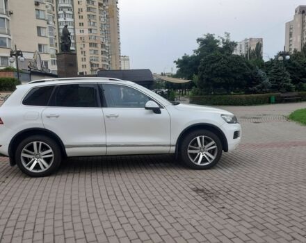 Білий Фольксваген Туарег, об'ємом двигуна 3 л та пробігом 146 тис. км за 25000 $, фото 6 на Automoto.ua