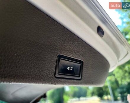 Белый Фольксваген Туарег, объемом двигателя 2.97 л и пробегом 195 тыс. км за 19700 $, фото 11 на Automoto.ua