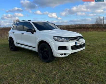 Белый Фольксваген Туарег, объемом двигателя 2.97 л и пробегом 226 тыс. км за 18888 $, фото 2 на Automoto.ua