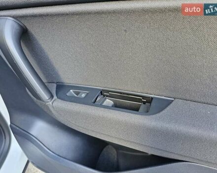 Белый Фольксваген Туарег, объемом двигателя 2.97 л и пробегом 110 тыс. км за 18000 $, фото 28 на Automoto.ua