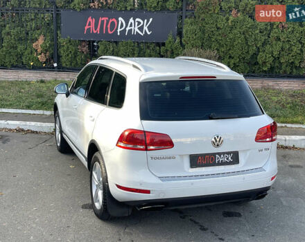 Белый Фольксваген Туарег, объемом двигателя 2.97 л и пробегом 255 тыс. км за 18900 $, фото 10 на Automoto.ua