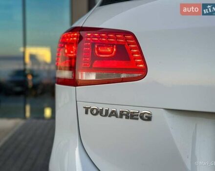Білий Фольксваген Туарег, об'ємом двигуна 3 л та пробігом 239 тис. км за 19300 $, фото 12 на Automoto.ua