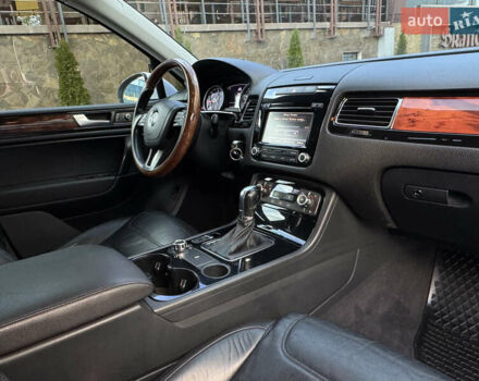 Белый Фольксваген Туарег, объемом двигателя 2.97 л и пробегом 220 тыс. км за 17700 $, фото 23 на Automoto.ua