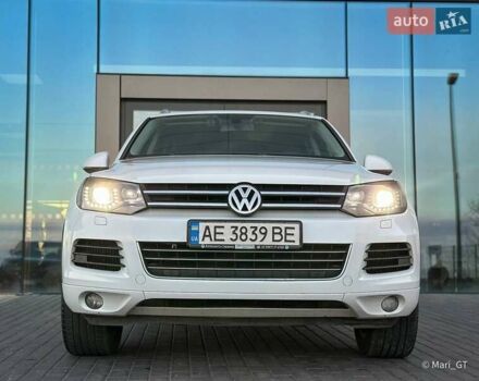 Білий Фольксваген Туарег, об'ємом двигуна 3 л та пробігом 239 тис. км за 19300 $, фото 2 на Automoto.ua