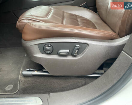 Белый Фольксваген Туарег, объемом двигателя 2.97 л и пробегом 260 тыс. км за 22500 $, фото 44 на Automoto.ua