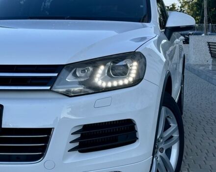 Белый Фольксваген Туарег, объемом двигателя 3 л и пробегом 213 тыс. км за 23500 $, фото 5 на Automoto.ua