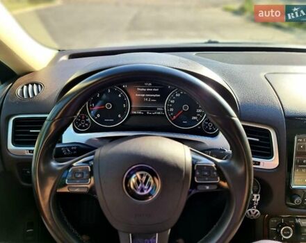 Белый Фольксваген Туарег, объемом двигателя 2.97 л и пробегом 195 тыс. км за 19700 $, фото 21 на Automoto.ua