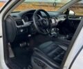 Белый Фольксваген Туарег, объемом двигателя 2.97 л и пробегом 226 тыс. км за 18888 $, фото 12 на Automoto.ua