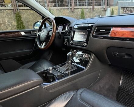 Белый Фольксваген Туарег, объемом двигателя 3 л и пробегом 220 тыс. км за 17700 $, фото 11 на Automoto.ua