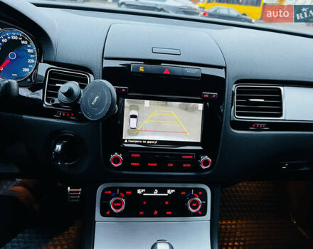 Білий Фольксваген Туарег, об'ємом двигуна 2.97 л та пробігом 344 тис. км за 15900 $, фото 24 на Automoto.ua