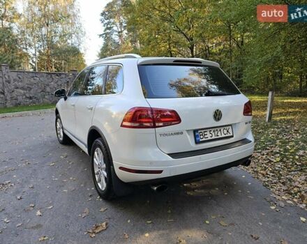 Белый Фольксваген Туарег, объемом двигателя 2.97 л и пробегом 110 тыс. км за 18000 $, фото 3 на Automoto.ua