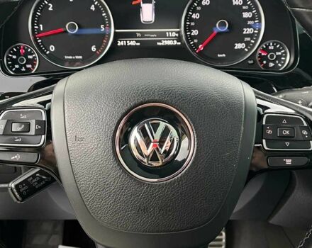 Белый Фольксваген Туарег, объемом двигателя 3 л и пробегом 214 тыс. км за 18999 $, фото 12 на Automoto.ua