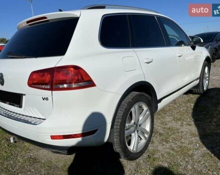 Белый Фольксваген Туарег, объемом двигателя 3.6 л и пробегом 135 тыс. км за 16900 $, фото 1 на Automoto.ua