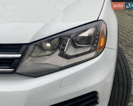 Белый Фольксваген Туарег, объемом двигателя 2.97 л и пробегом 260 тыс. км за 22500 $, фото 39 на Automoto.ua