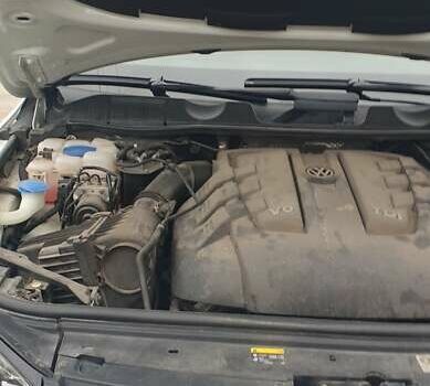 Белый Фольксваген Туарег, объемом двигателя 3 л и пробегом 170 тыс. км за 26400 $, фото 22 на Automoto.ua