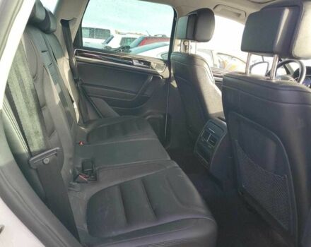 Білий Фольксваген Туарег, об'ємом двигуна 3 л та пробігом 151 тис. км за 1900 $, фото 10 на Automoto.ua