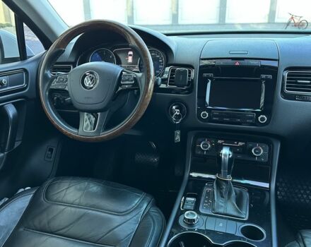 Белый Фольксваген Туарег, объемом двигателя 3 л и пробегом 213 тыс. км за 23500 $, фото 16 на Automoto.ua