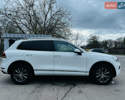 Білий Фольксваген Туарег, об'ємом двигуна 2.97 л та пробігом 344 тис. км за 15900 $, фото 7 на Automoto.ua