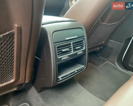 Белый Фольксваген Туарег, объемом двигателя 2.97 л и пробегом 260 тыс. км за 22500 $, фото 48 на Automoto.ua