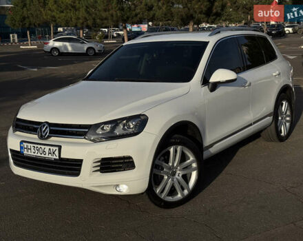 Белый Фольксваген Туарег, объемом двигателя 2.97 л и пробегом 220 тыс. км за 17700 $, фото 1 на Automoto.ua