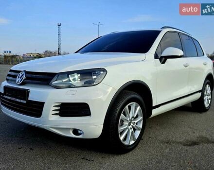 Белый Фольксваген Туарег, объемом двигателя 3 л и пробегом 210 тыс. км за 15900 $, фото 2 на Automoto.ua