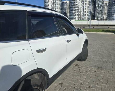 Белый Фольксваген Туарег, объемом двигателя 2.97 л и пробегом 190 тыс. км за 22500 $, фото 2 на Automoto.ua