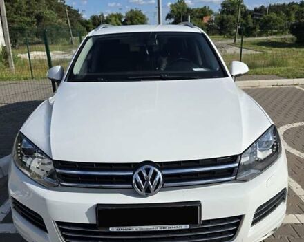 Белый Фольксваген Туарег, объемом двигателя 3 л и пробегом 216 тыс. км за 24000 $, фото 1 на Automoto.ua