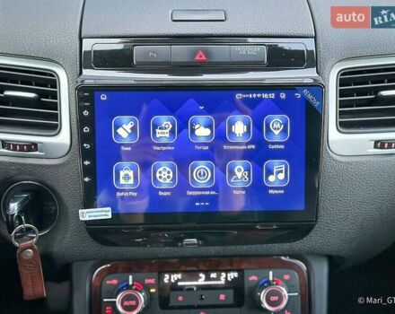 Білий Фольксваген Туарег, об'ємом двигуна 3 л та пробігом 239 тис. км за 19300 $, фото 31 на Automoto.ua