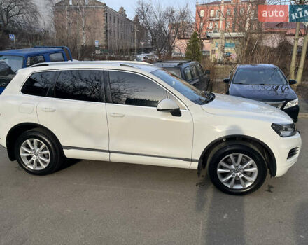 Белый Фольксваген Туарег, объемом двигателя 2.97 л и пробегом 142 тыс. км за 22500 $, фото 1 на Automoto.ua