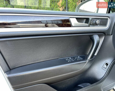 Белый Фольксваген Туарег, объемом двигателя 2.97 л и пробегом 255 тыс. км за 18900 $, фото 14 на Automoto.ua