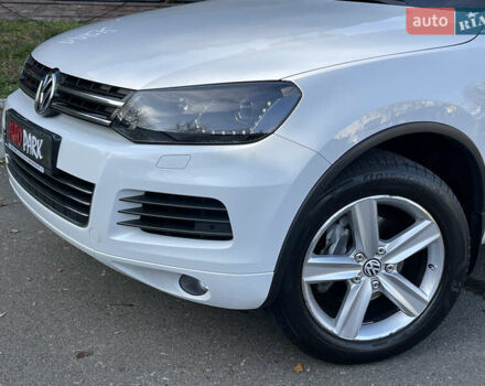 Белый Фольксваген Туарег, объемом двигателя 2.97 л и пробегом 255 тыс. км за 18900 $, фото 3 на Automoto.ua